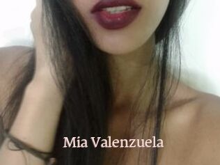 Mia_Valenzuela